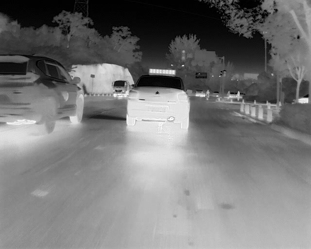 Infrared Detectors in Autonomous Vehicles: Improving Night Vision